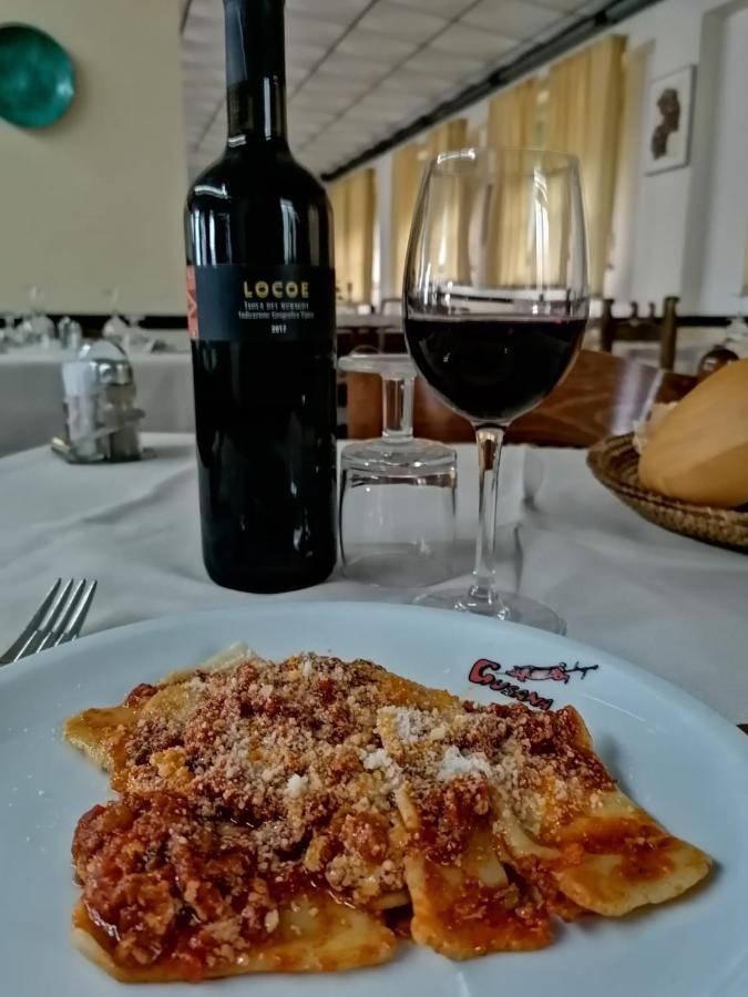 Hotel Ristorante Gusana Гавои Экстерьер фото