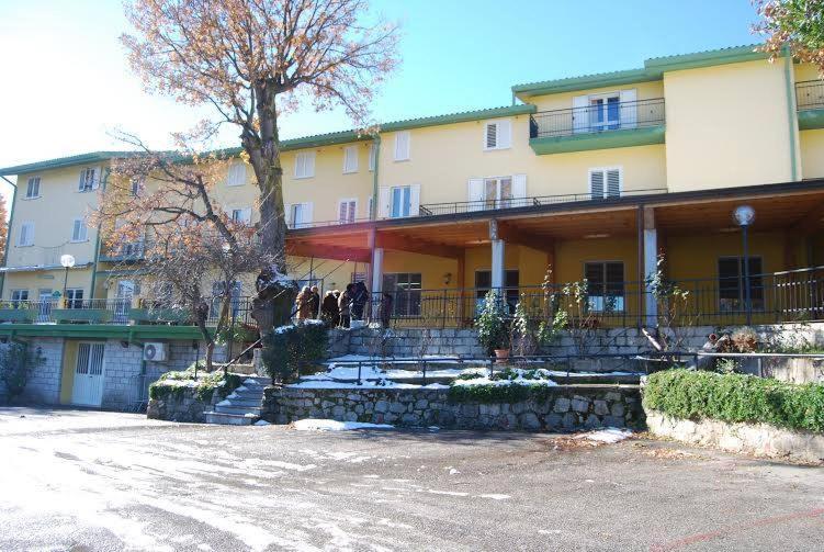 Hotel Ristorante Gusana Гавои Экстерьер фото